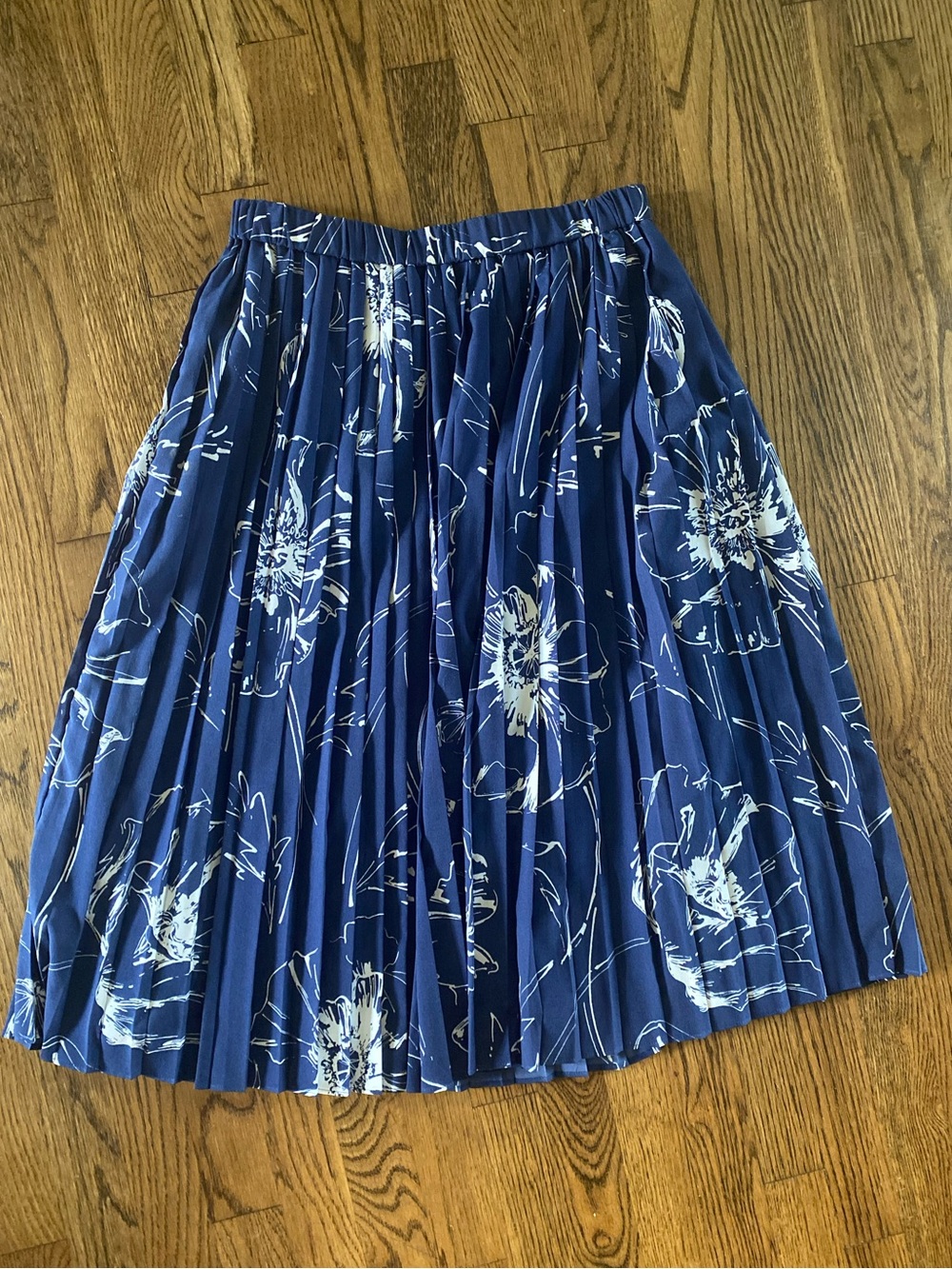 Banana Republic Navy Blue Floral Pleated Midi Skirt
